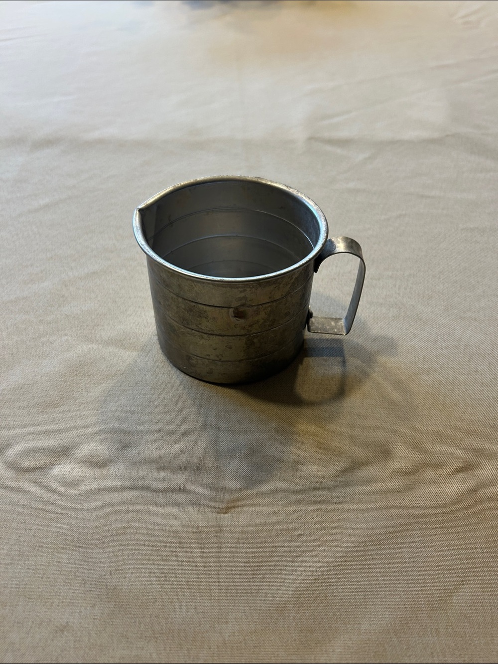 Metal Pouring Cup with Handle - Gray